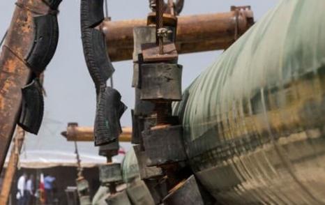  خط أنابيب إيراني يقوم بأول شحنة في يونيو
