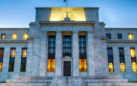 أسعار النفط تنخفض مع تغيير بنك الاحتياطي الفيدرالي لحنه