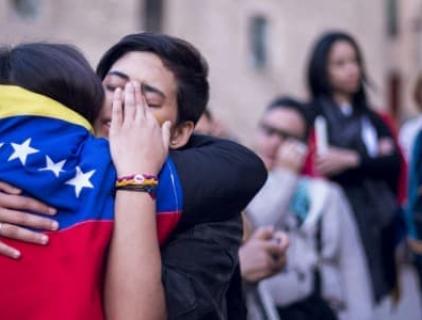 فنزويلا - كان الدافع وراء أكبر احتياطيات النفط في العالم انهيار سيادة القانون وتفكك المؤسسات الحكومية.